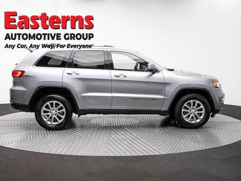 Used 2021 Jeep Grand Cherokee Laredo w/ Security & Convenience Group AWD/4WD image 4