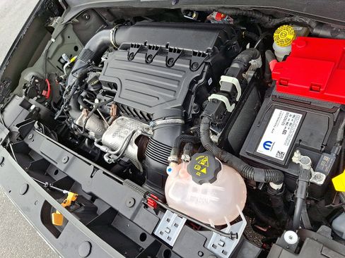 Used 2023 Jeep Renegade Latitude w/ Sun & Fun Group image 27