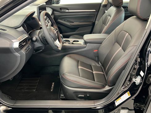 New 2026 Nissan Altima 2.5 SR w/ SR Midnight Edition Package FWD image 17