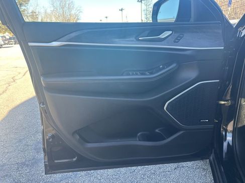 Used 2022 Jeep Grand Cherokee L Limited w/ Luxury Tech Group II image 15