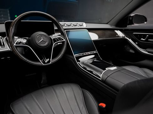 Used 2023 Mercedes-Benz S 500 4MATIC image 2