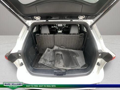 Used 2023 Toyota Highlander XSE image 34