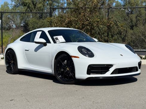 Certified 2022 Porsche 911 Carrera image 9