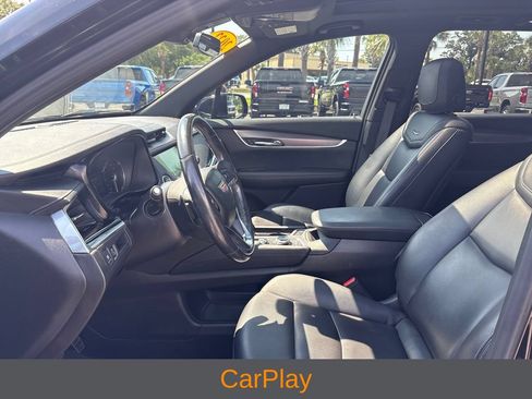 Used 2022 Cadillac XT6 Luxury FWD image 3