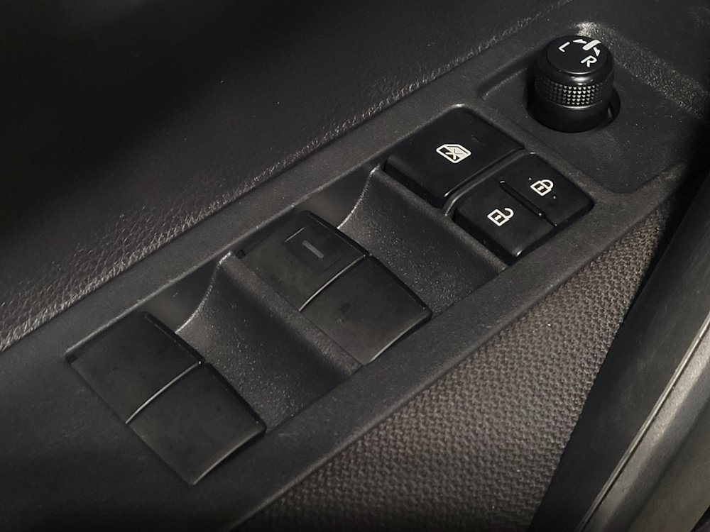 Used 2021 Toyota Corolla LE FWD image 27