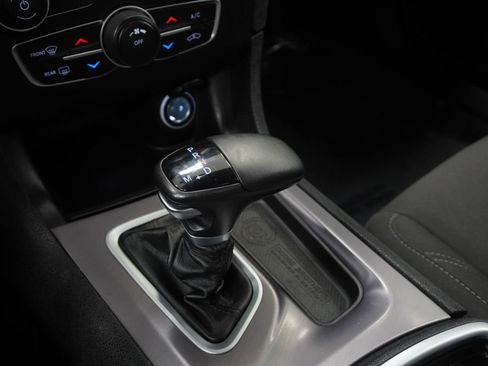 Used 2023 Dodge Charger SXT image 34