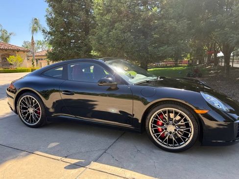Used 2018 Porsche 911 Carrera S RWD image 19