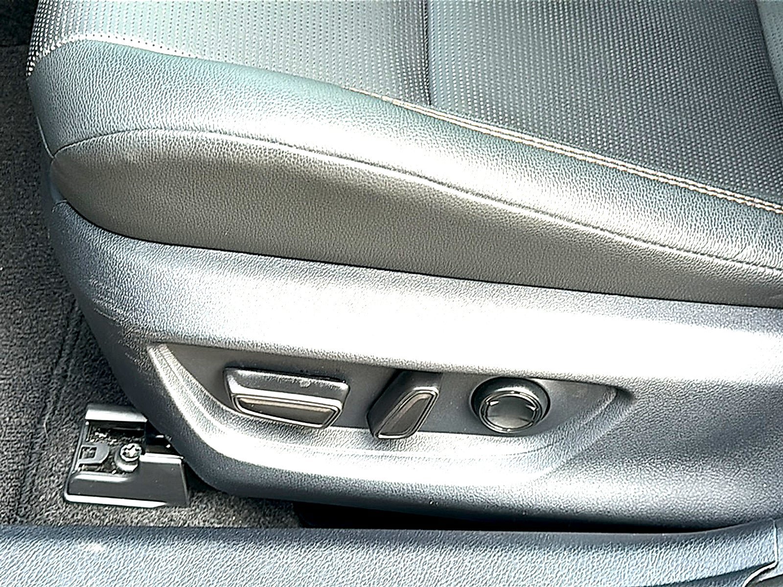 Used 2025 Toyota Camry XLE w/ Premium Package FWD image 14