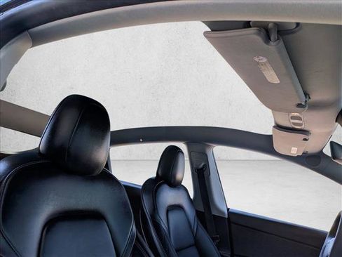 Used 2022 Tesla Model Y Performance AWD/4WD image 22