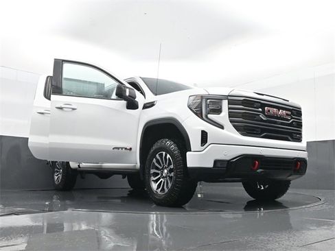 Used 2022 GMC Sierra 1500 AT4 image 33