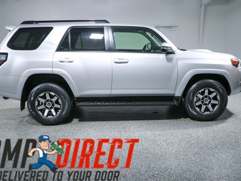 Used 2023 Toyota 4Runner TRD Off-Road Premium AWD/4WD image 6
