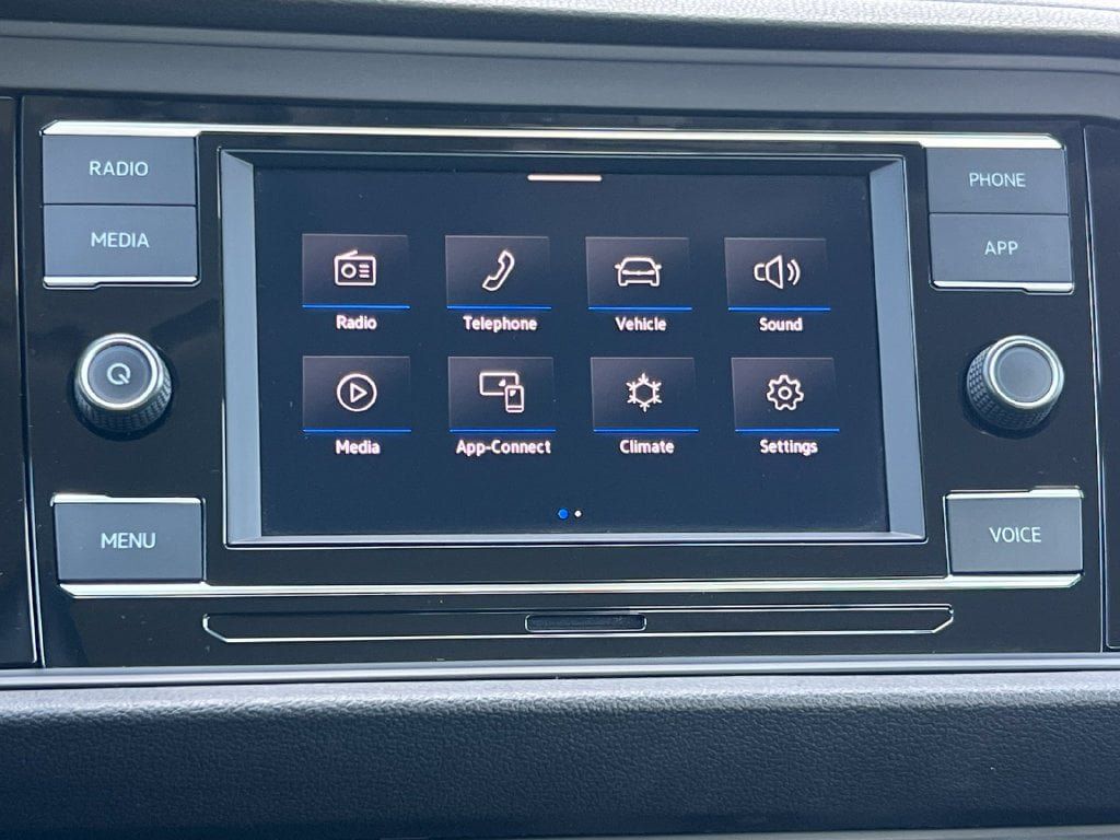 Used 2023 Volkswagen Jetta SE FWD image 19