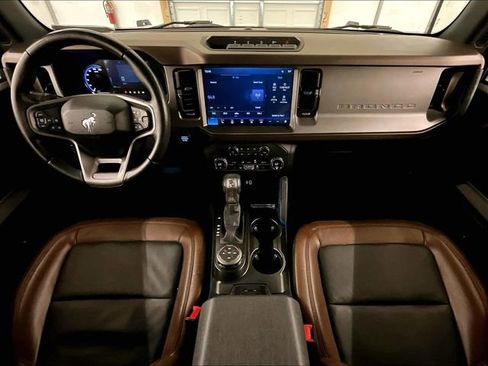 Used 2023 Ford Bronco Outer Banks w/ Sasquatch Package AWD/4WD image 14