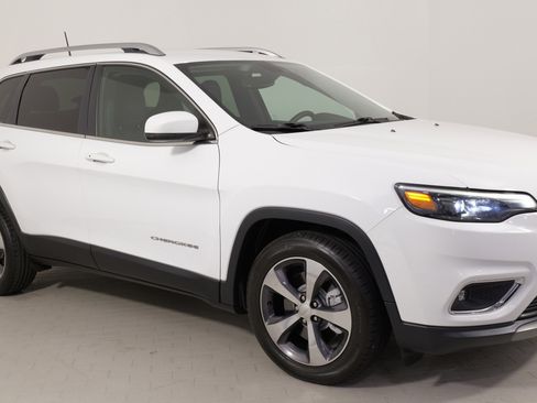 Used 2019 Jeep Cherokee Limited image 8