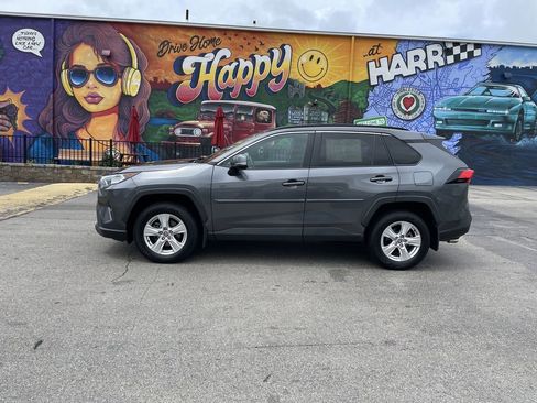 Used 2021 Toyota RAV4 XLE w/ Convenience Package AWD/4WD image 2