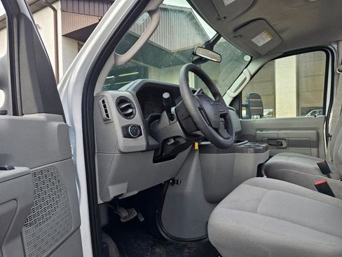 Used 2027 Ford E-450 and Econoline 450 Super Duty w/ Driver's Safety Package RWD image 5