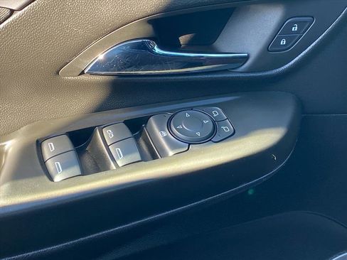 Used 2023 Chevrolet Bolt LT image 17