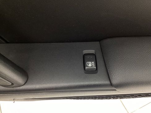 Used 2015 MAZDA MX-5 Miata Sport image 35