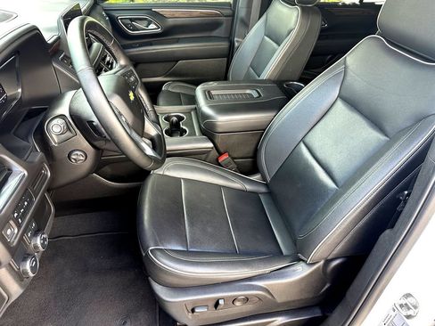 Used 2024 Chevrolet Tahoe Premier RWD image 12