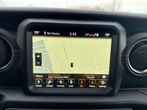 Used 2022 Jeep Wrangler Unlimited Sahara image 20