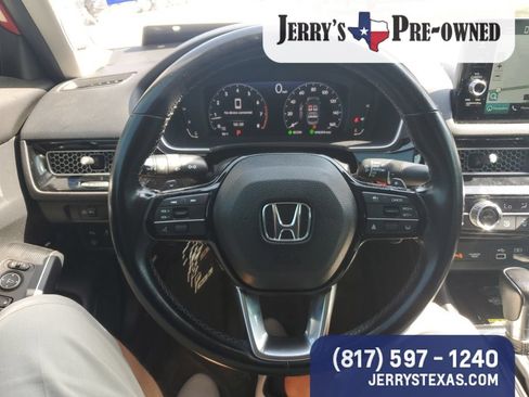 Used 2022 Honda Civic Touring image 11