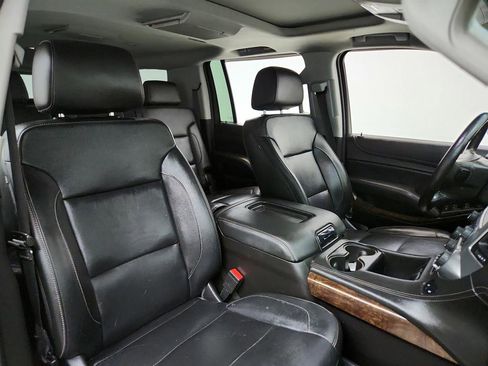 Used 2019 Chevrolet Suburban LT RWD image 29