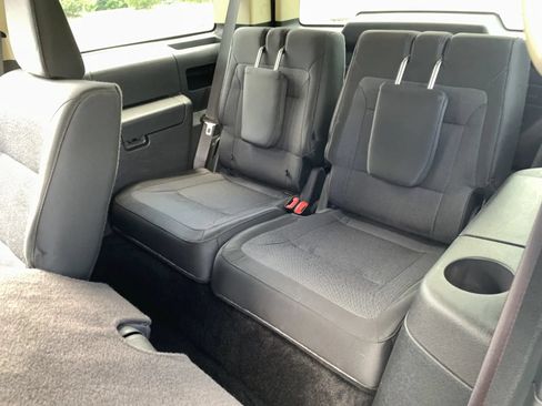 Used 2019 Ford Flex SE FWD image 31