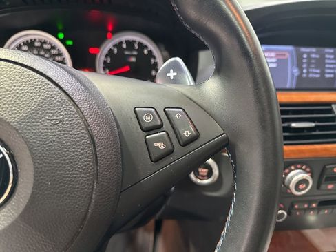 Used 2010 BMW M5 image 20