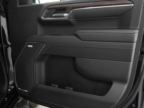 Used 2023 GMC Sierra 1500 SLT w/ SLT Premium Package image 9