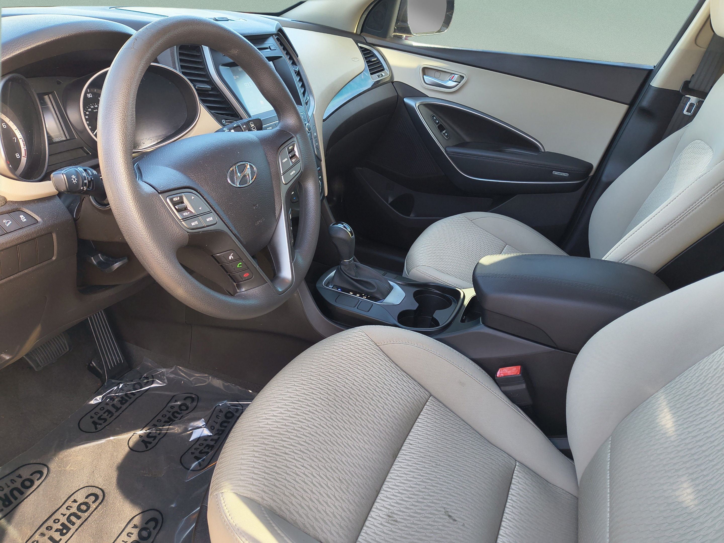 Used 2017 Hyundai Santa Fe Sport FWD image 16