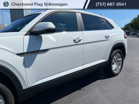 Used 2023 Volkswagen Atlas Cross Sport SE AWD/4WD image 3