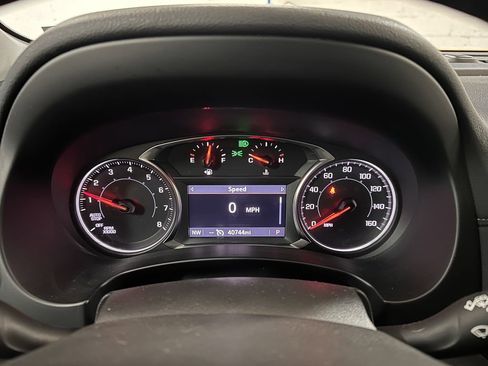 Used 2024 GMC Terrain SLT image 36