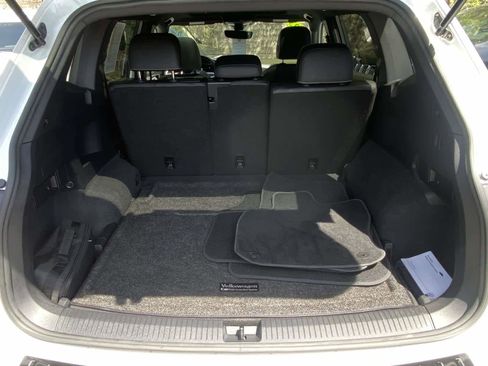 Certified 2023 Volkswagen Tiguan SE R-Line AWD/4WD image 31