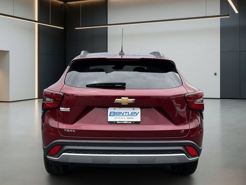 Certified 2024 Chevrolet Trax LT w/ Driver Confidence Package FWD image 6