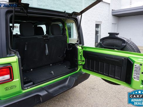Used 2018 Jeep Wrangler Sport AWD/4WD image 16