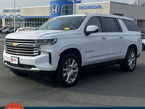 Used 2022 Chevrolet Suburban High Country image 1