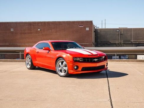 Used 2010 Chevrolet Camaro SS w/ RS Package image 31