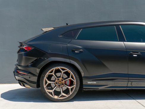 Used 2023 Lamborghini Urus Performante AWD/4WD image 37