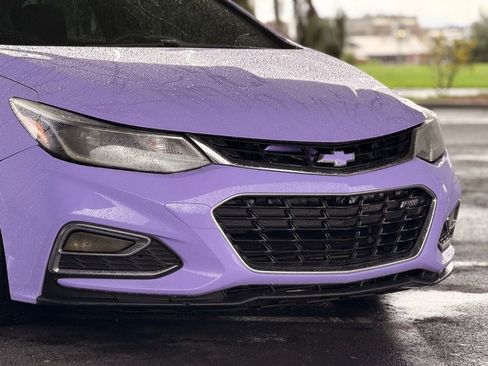 Used 2017 Chevrolet Cruze LT w/ Convenience Package FWD image 10