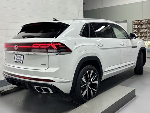 New 2026 Volkswagen Atlas Cross Sport SEL Premium R-Line AWD/4WD image 8