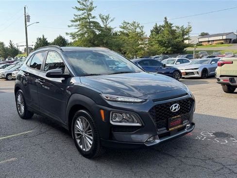 Used 2018 Hyundai Kona SEL w/ SEL Tech Package 02 FWD image 3