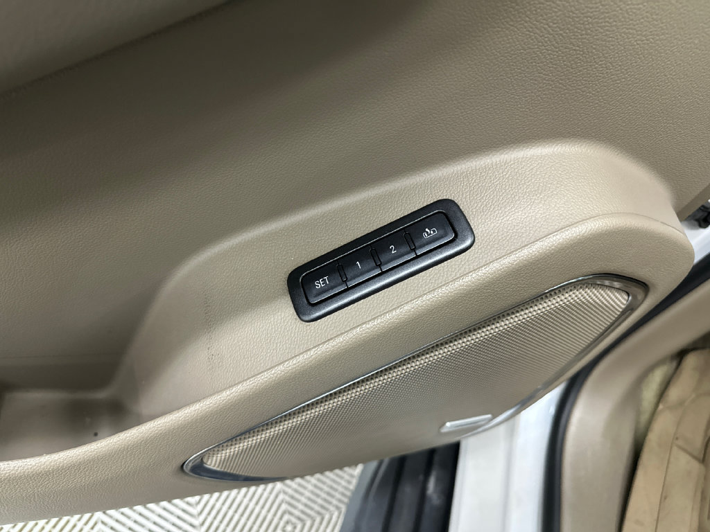 Used 2016 Chevrolet Tahoe LT RWD image 12