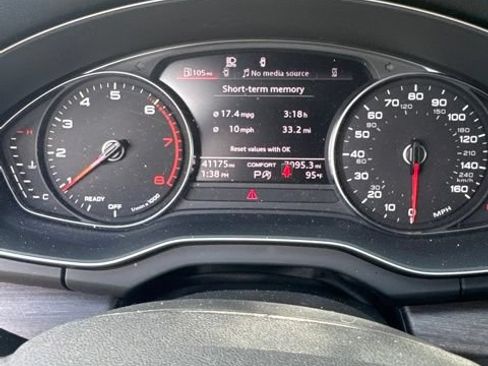 Used 2022 Audi Q5 2.0T Premium w/ Convenience Package AWD/4WD image 1