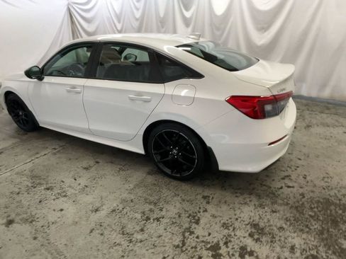 Used 2023 Honda Civic Sport image 9