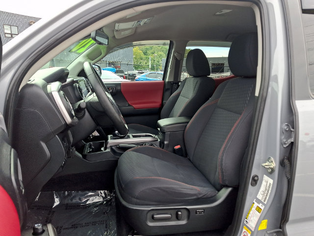Used 2020 Toyota Tacoma SR5 AWD/4WD image 8