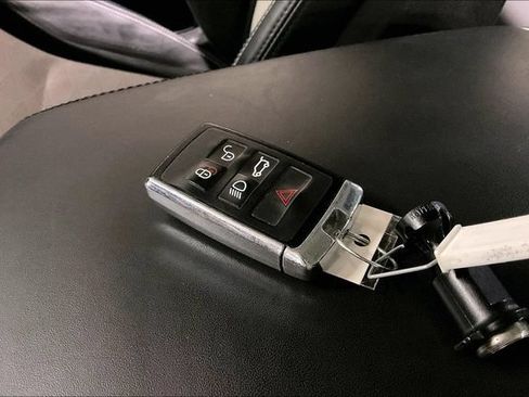 Used 2022 Land Rover Range Rover Sport SVR AWD/4WD image 13