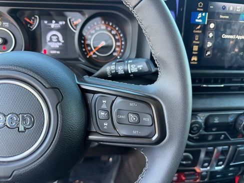 Used 2025 Jeep Wrangler Sport AWD/4WD image 18