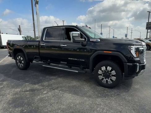 Used 2024 GMC Sierra 3500 Denali w/ Denali Reserve Package AWD/4WD image 2