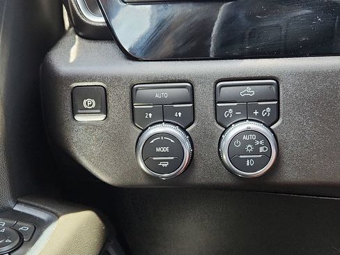 Used 2024 GMC Sierra 1500 Elevation AWD/4WD image 21
