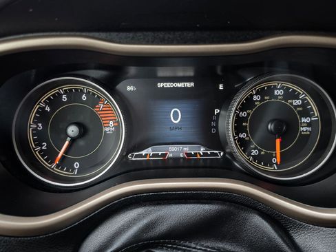 Used 2017 Jeep Cherokee Limited AWD/4WD image 28